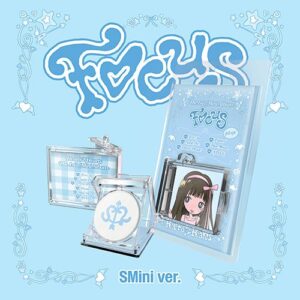 hearts2hearts-the-1st-mini-album-focus-smini-ver-smart-album